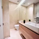 The Eça De Queiroz House - No Cv E - Flat B - Three-bedroom