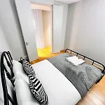 The Eça De Queiroz House - No Cv E - Flat B - Three-bedroom * Lisboa