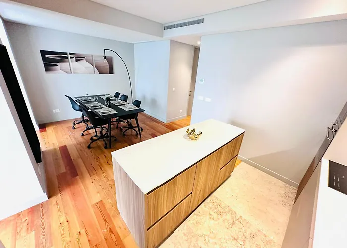 Apartman The Eca De Queiroz House - No Cv E - Flat B - Three-bedroom