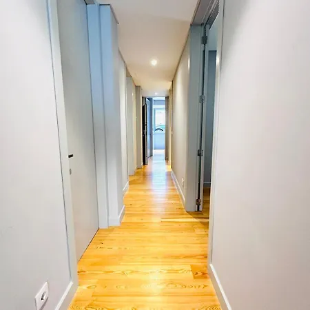 The Eca De Queiroz House - No Cv E - Flat B - Three-bedroom Lizbona